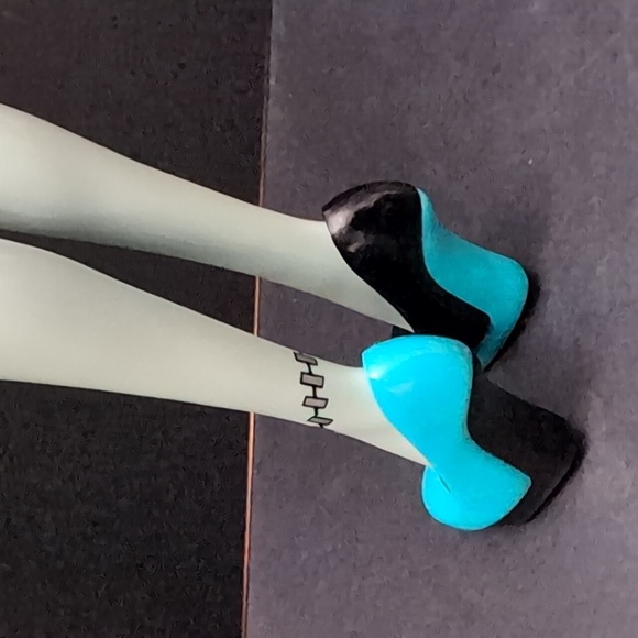 Monster High Ghoul Spirit Collection Frankie Stein Doll,2008. - Picture 6 of 8